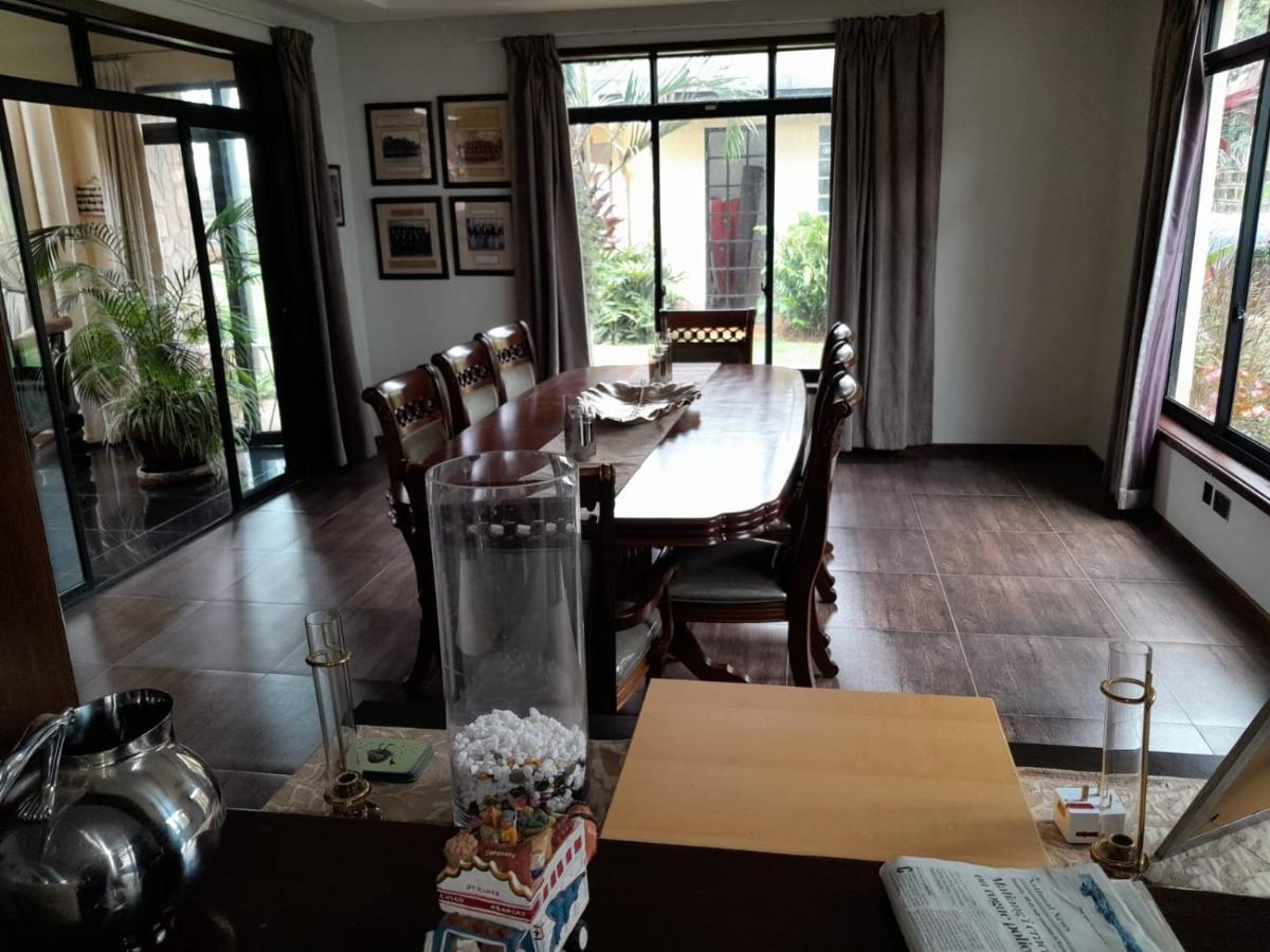 Florances Rest House Nairobi Kültér fotó