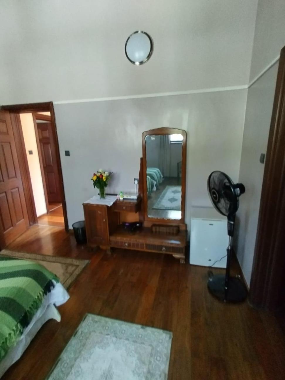 Florances Rest House Nairobi Kültér fotó